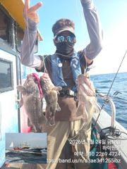 군산하이원호 7월 24일 5짜4짜등 쌍걸이 광어조황입니다.