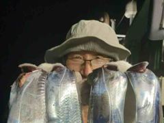 은빛나래피싱 대갈치 싸이즈 완전 박살 한두마리씩 꾸준하게 올리니 싸이즈가 좋아서 어느새 쿨러가 빵빵(오늘 4시출항 번출가능) 사진