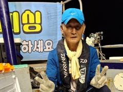 먼바다 왕갈치로 쿨러 만땅까지 바람이 터져 3시에 조기 철수했습니다 끝까지 최선을다해주신 모든조사님들께 감사드립니다 사진