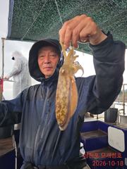 [사천] 대형 갑돌이 사냥중입니다.내일부터 왕사미 쭈꾸미 데불로 가입시다…